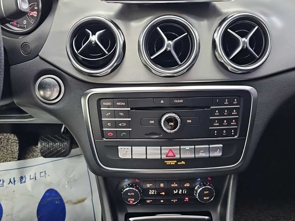 Mercedes-Benz GLA-Class — photo 10