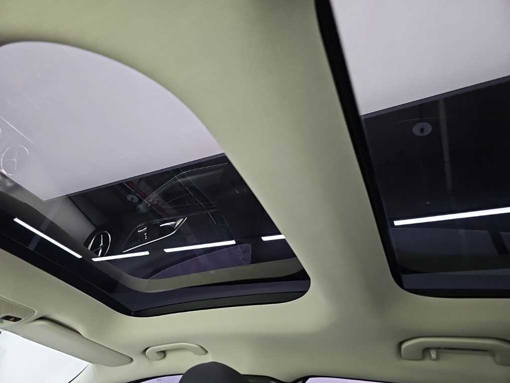 Mercedes-Benz GLA-Class — photo 14