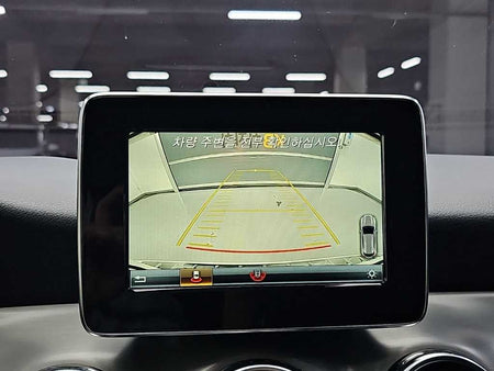 Mercedes-Benz GLA-Class — photo 16