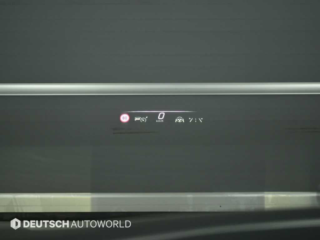 Mercedes-Benz S-Class — photo 17