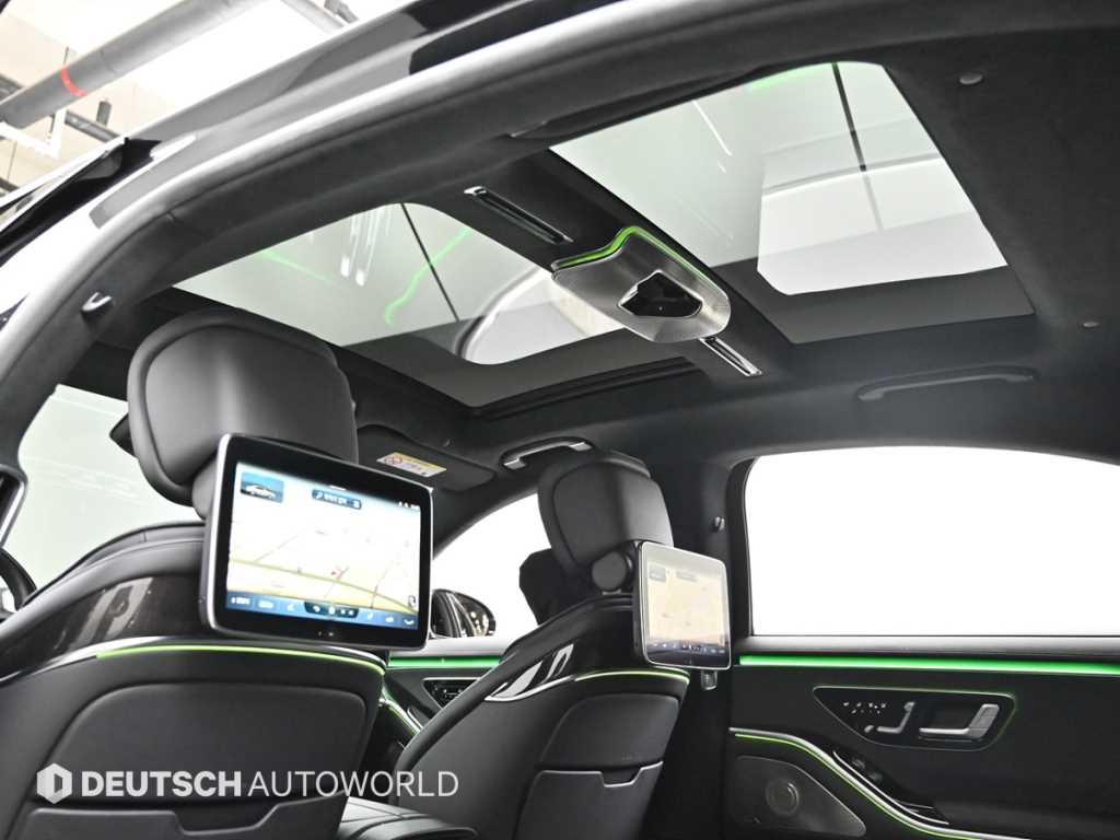 Mercedes-Benz S-Class — photo 18