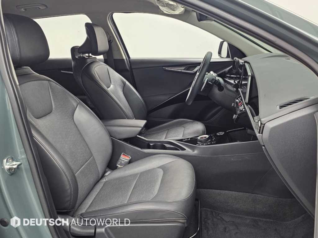 Kia Niro — photo 10