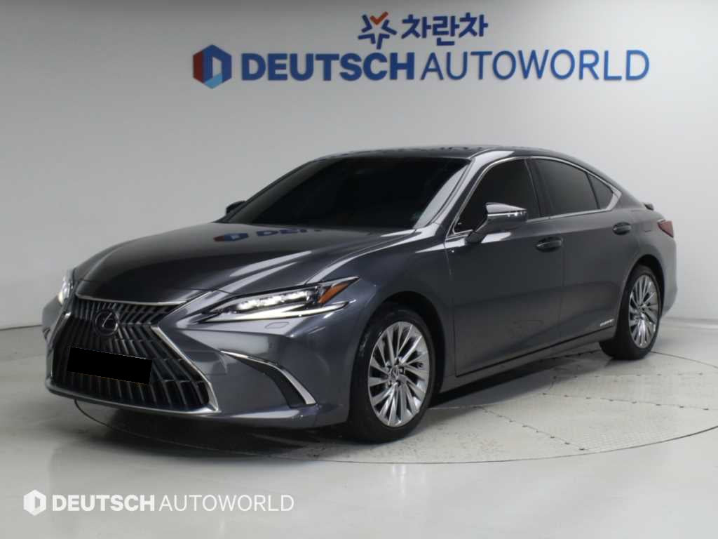 Lexus ES — photo 01