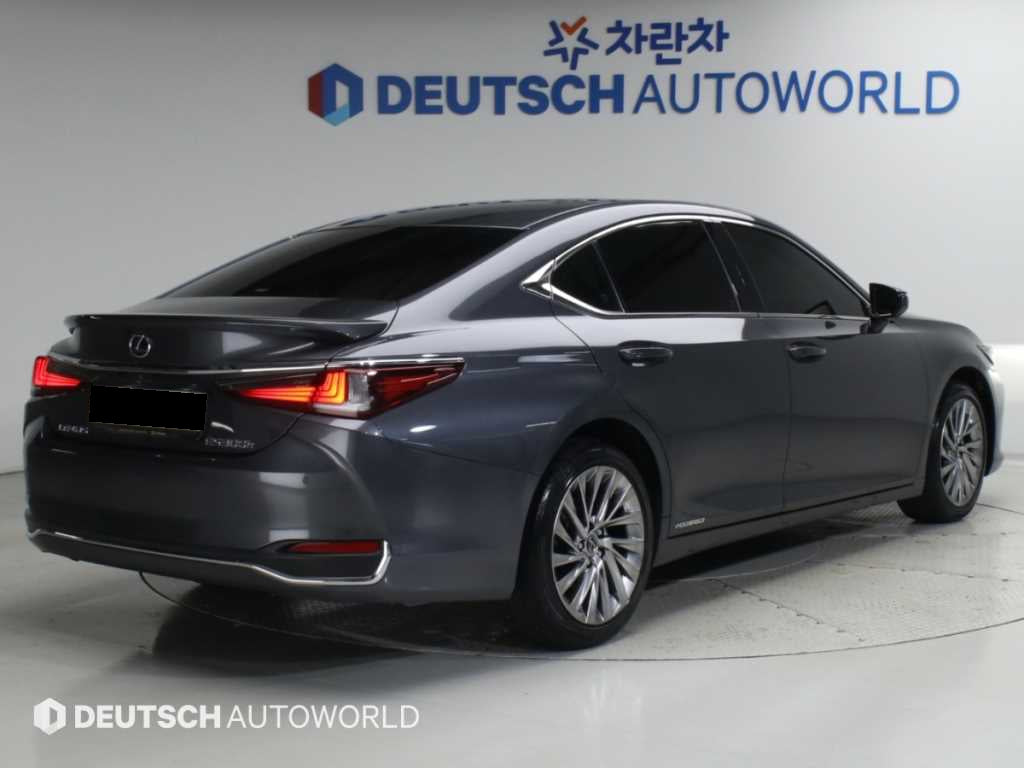 Lexus ES — photo 02