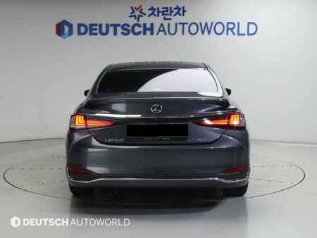Lexus ES — photo 04