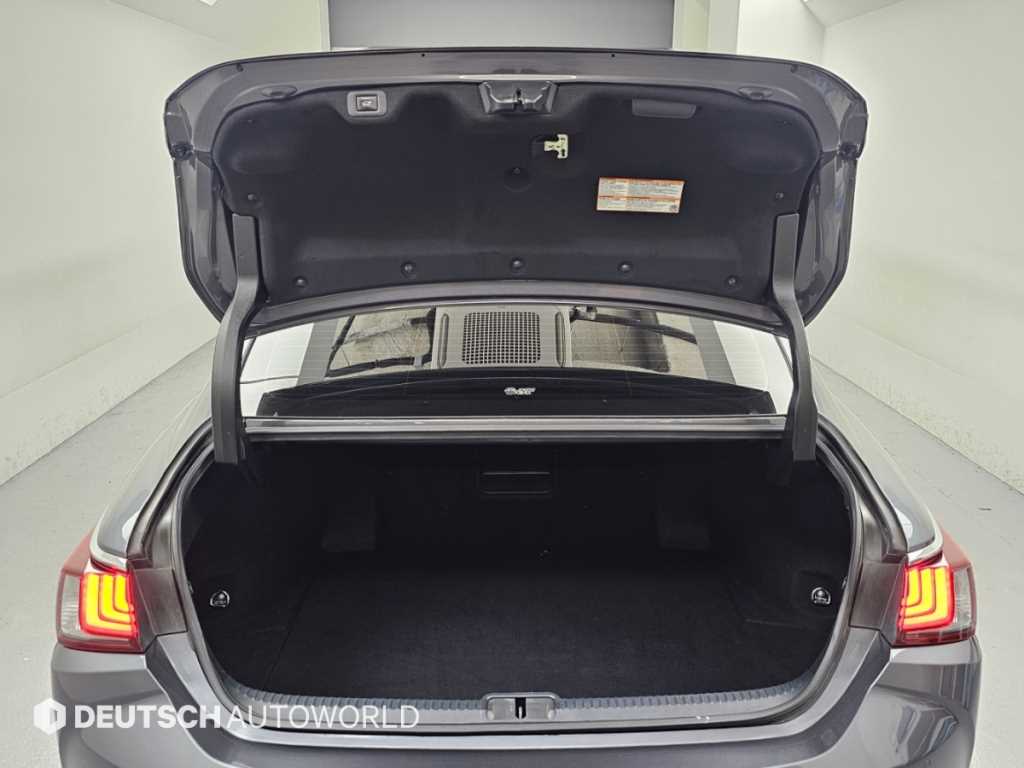 Lexus ES — photo 19