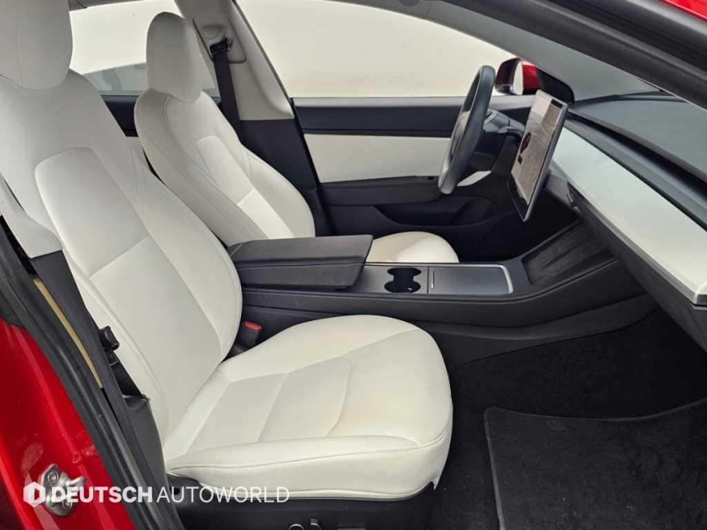 Tesla Model 3 — photo 10
