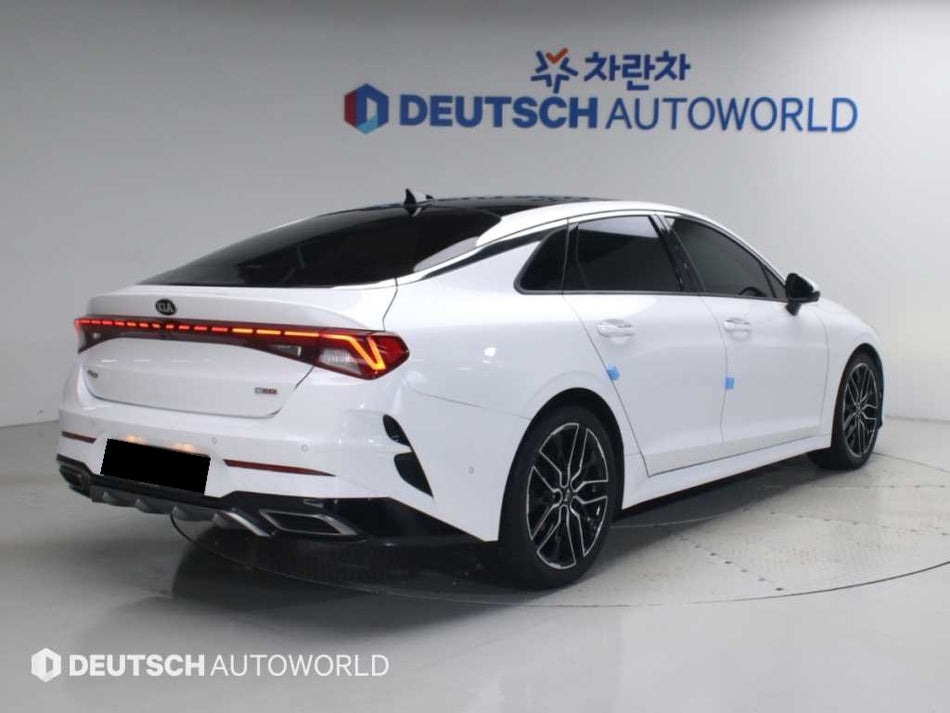 Kia K5 — photo 02