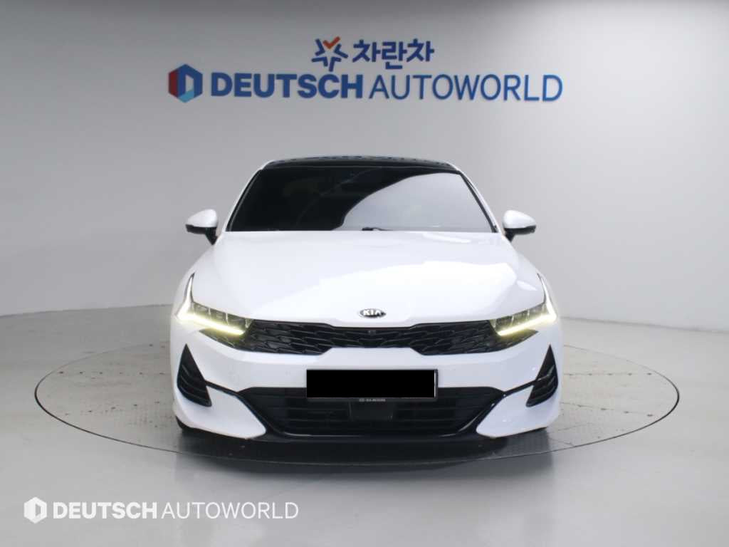 Kia K5 — photo 03