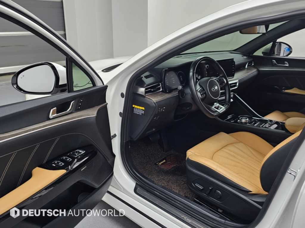 Kia K5 — photo 11