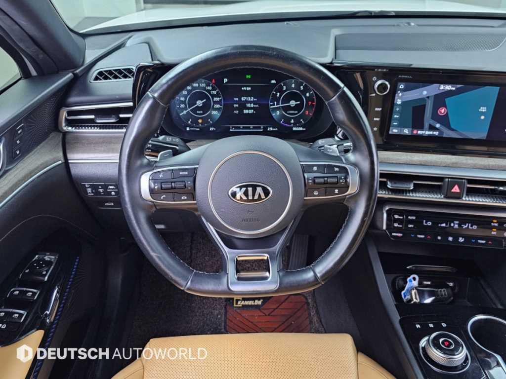 Kia K5 — photo 13