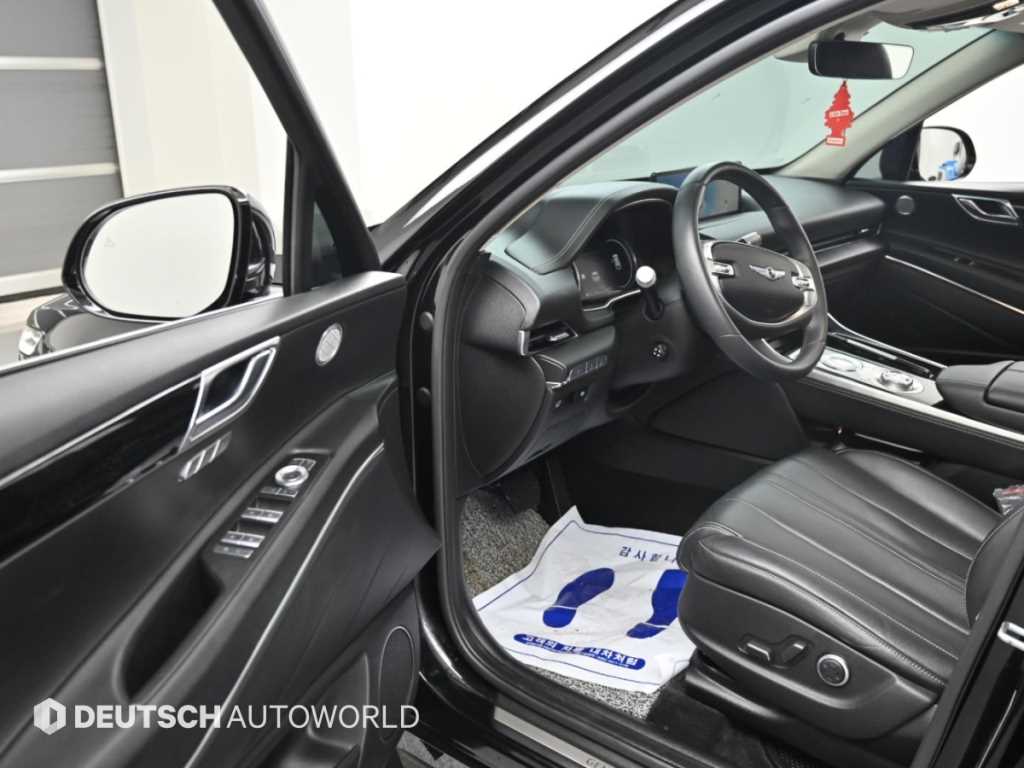 Genesis GV80 — photo 11