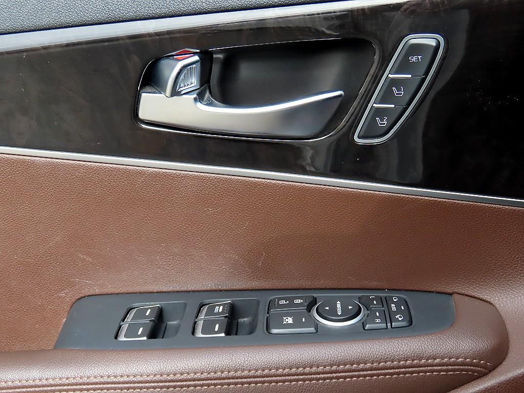 Kia Sorento — photo 11