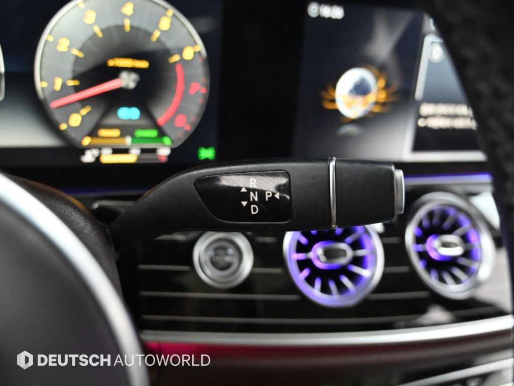 Mercedes-Benz CLS-Class — photo 09