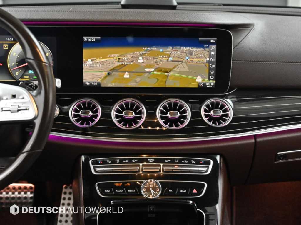 Mercedes-Benz CLS-Class — photo 14