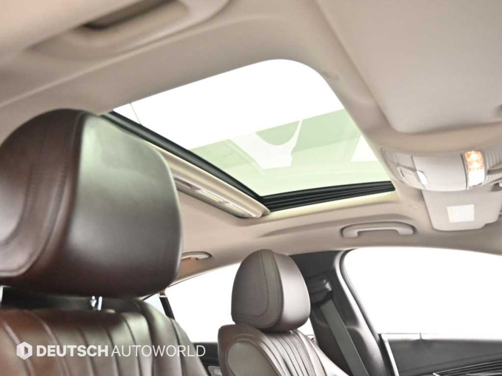 Mercedes-Benz CLS-Class — photo 18