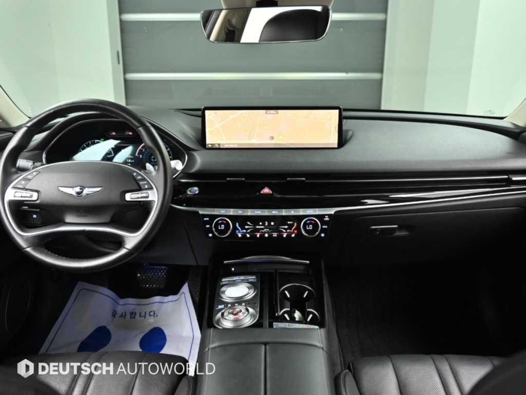 Genesis G80 — photo 07