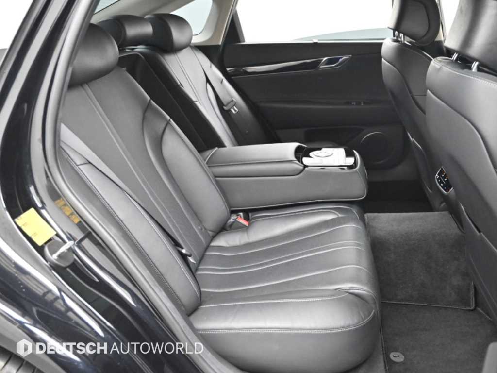 Genesis G80 — photo 12