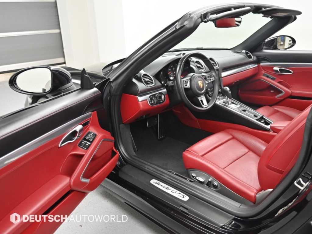 Porsche 718 — photo 11