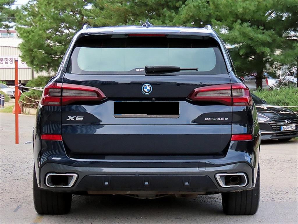 BMW X5 — photo 04