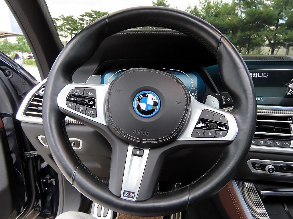 BMW X5 — photo 08