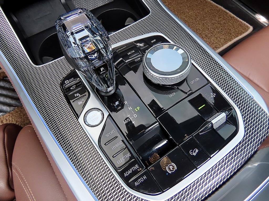 BMW X5 — photo 11