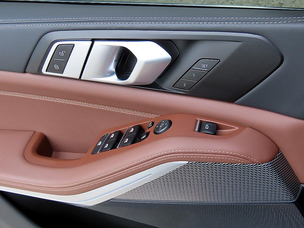 BMW X5 — photo 12
