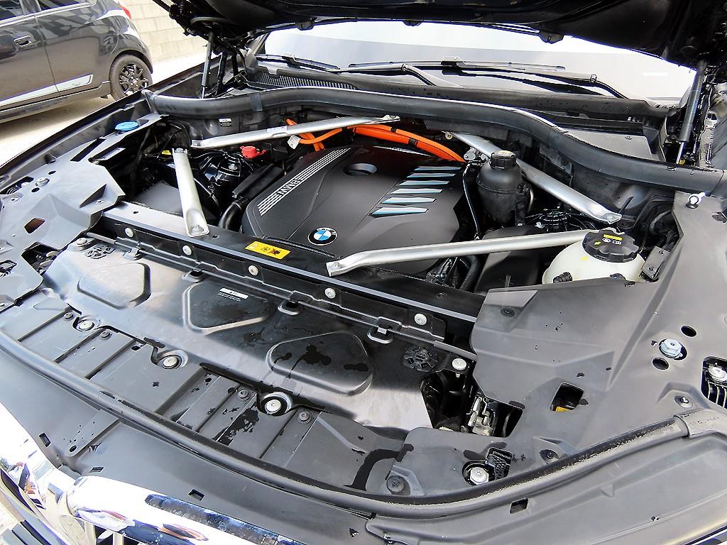BMW X5 — photo 19