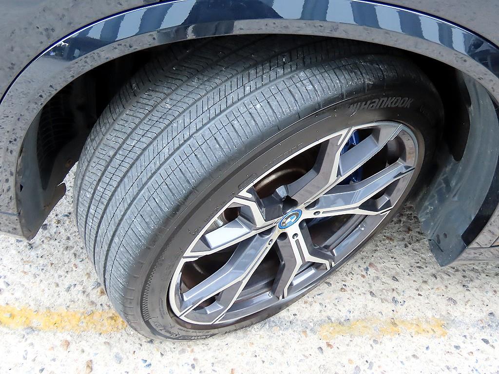 BMW X5 — photo 20