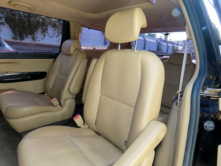 Kia Carnival — photo 07