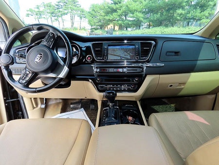 Kia Carnival — photo 08