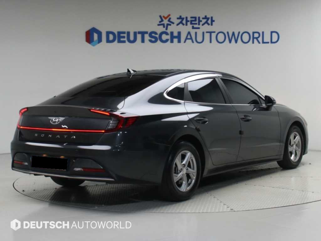 Hyundai Sonata — photo 02