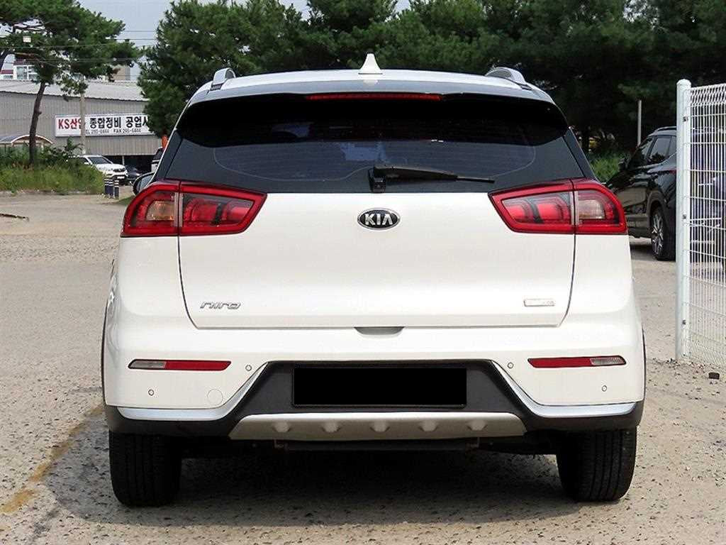 Kia Niro — photo 04