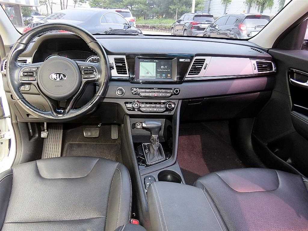 Kia Niro — photo 07