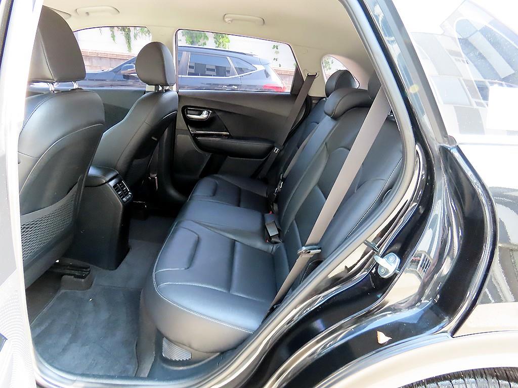 Kia Niro — photo 06