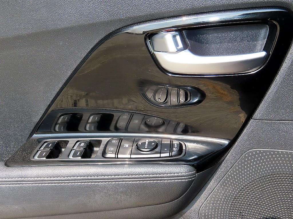Kia Niro — photo 11