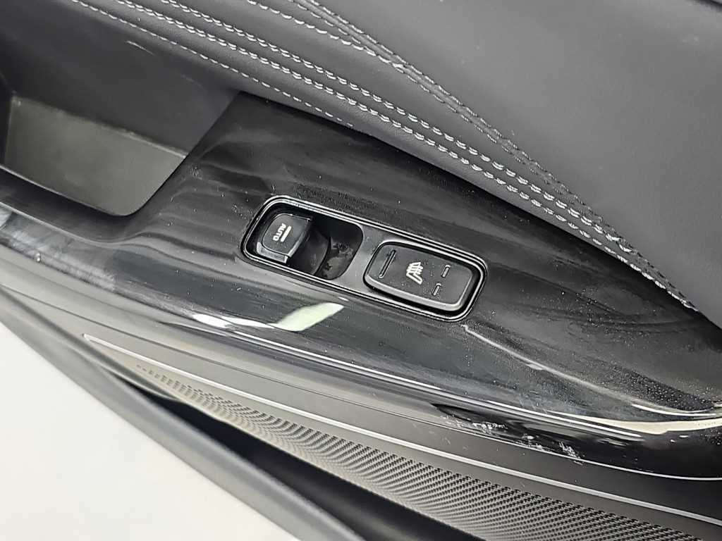 Kia K7 — photo 14