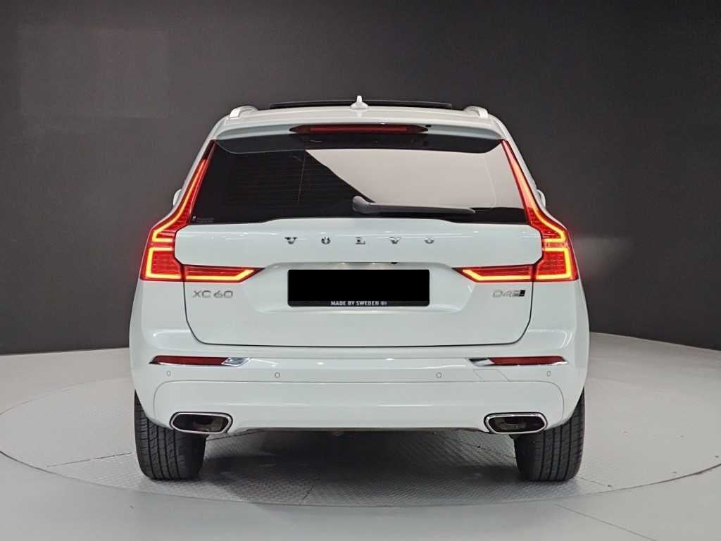 Volvo XC60 — photo 03
