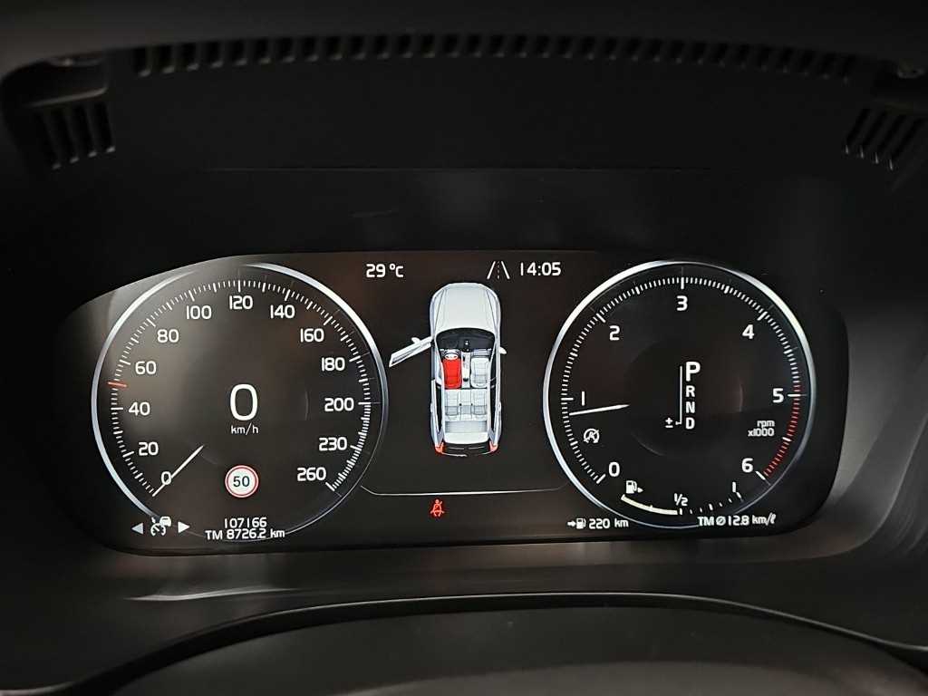 Volvo XC60 — photo 06