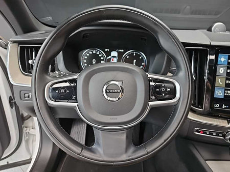 Volvo XC60 — photo 09