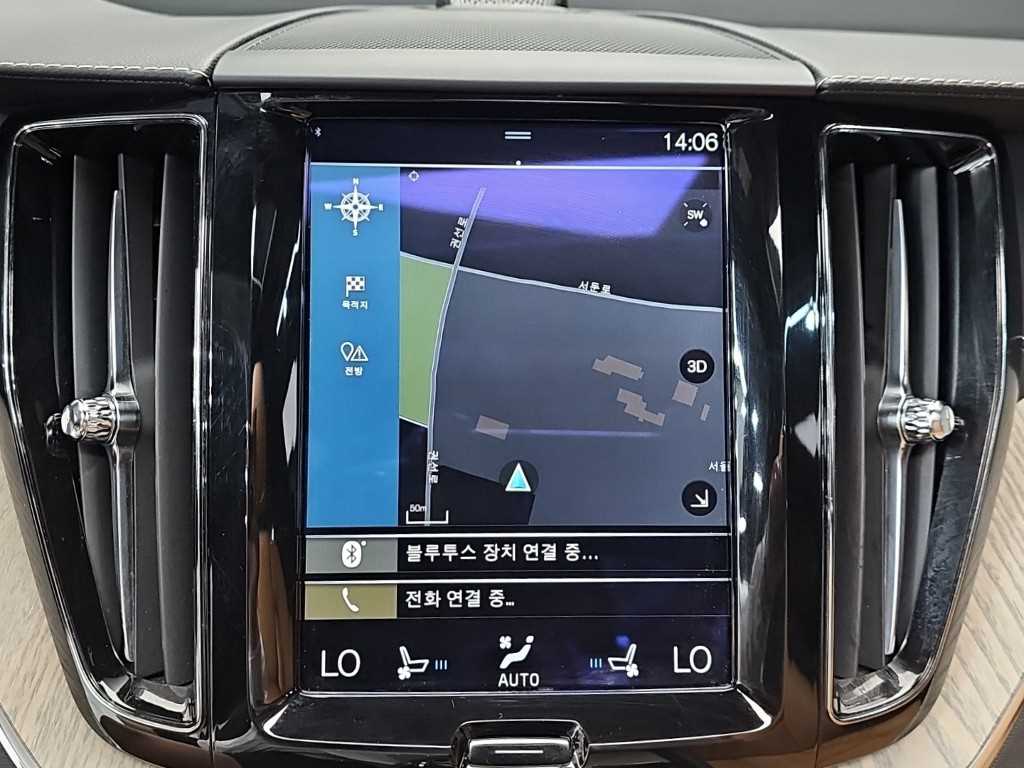Volvo XC60 — photo 15