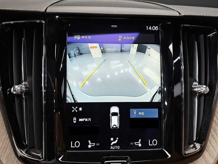 Volvo XC60 — photo 16