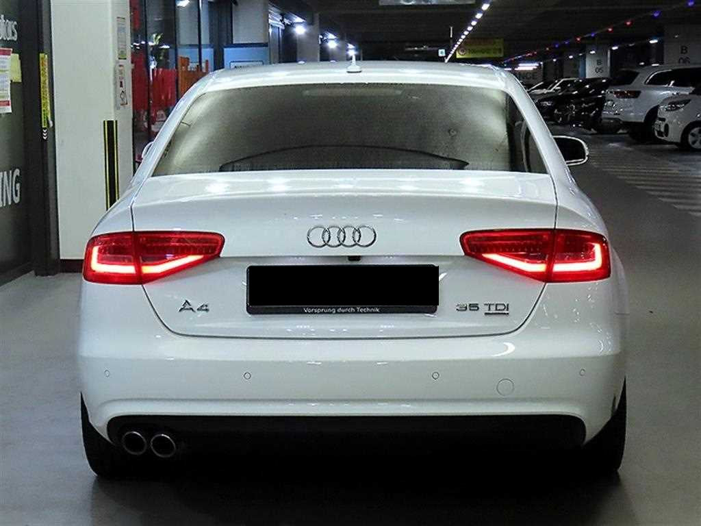 Audi A4 — photo 05