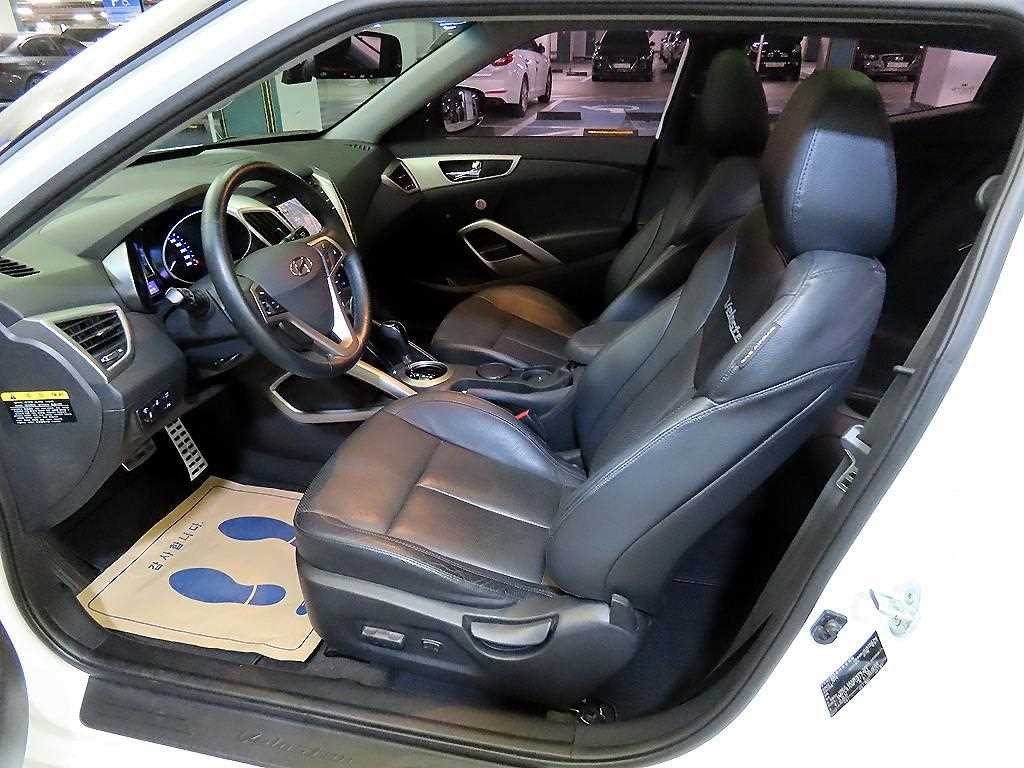 Hyundai Veloster — photo 06