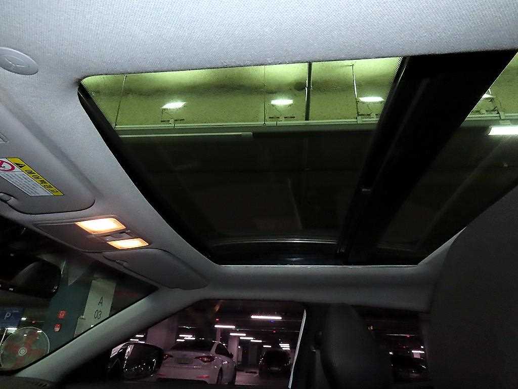 Hyundai Veloster — photo 17