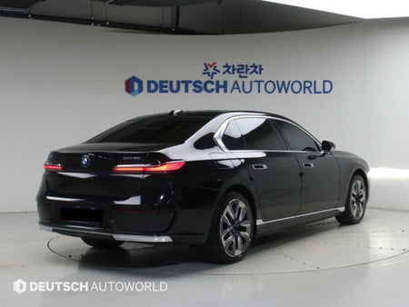 BMW i7 — photo 02