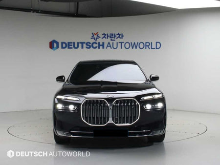 BMW i7 — photo 03