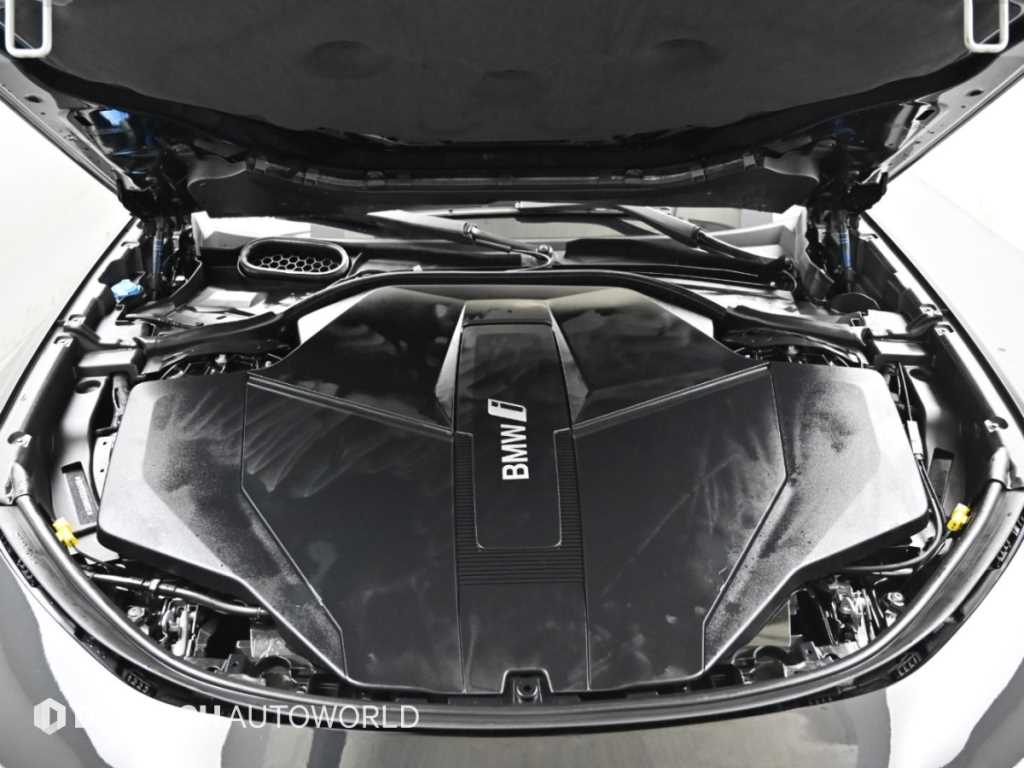 BMW i7 — photo 06