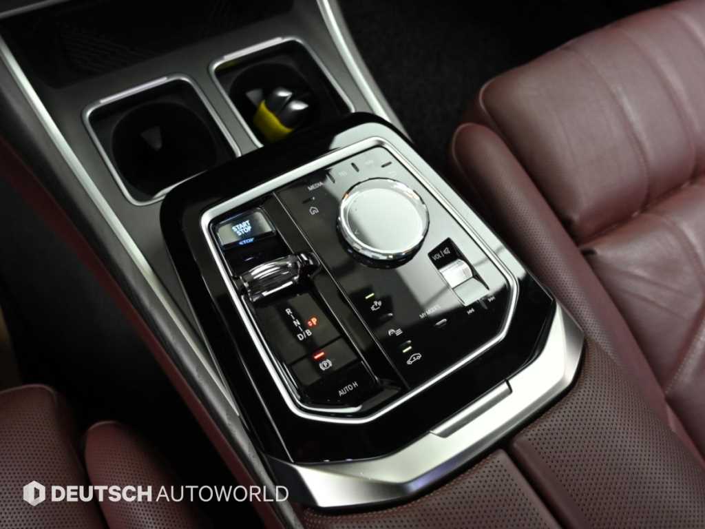 BMW i7 — photo 09