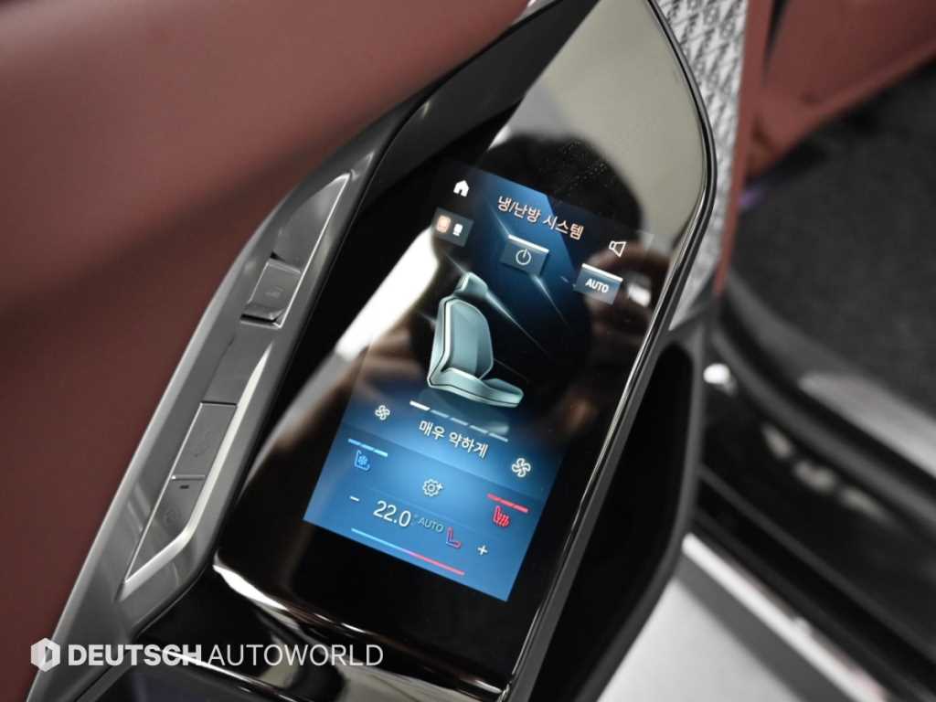BMW i7 — photo 16
